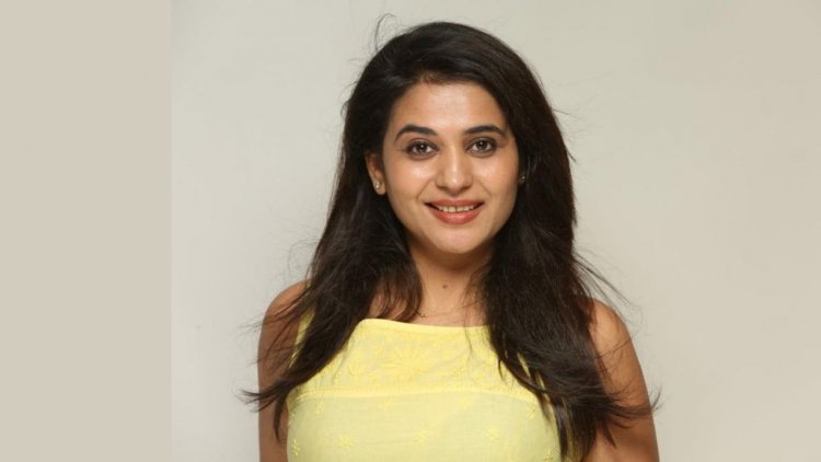 Navigating a Chaotic world With Clarity. - Life coach Hema Thareja