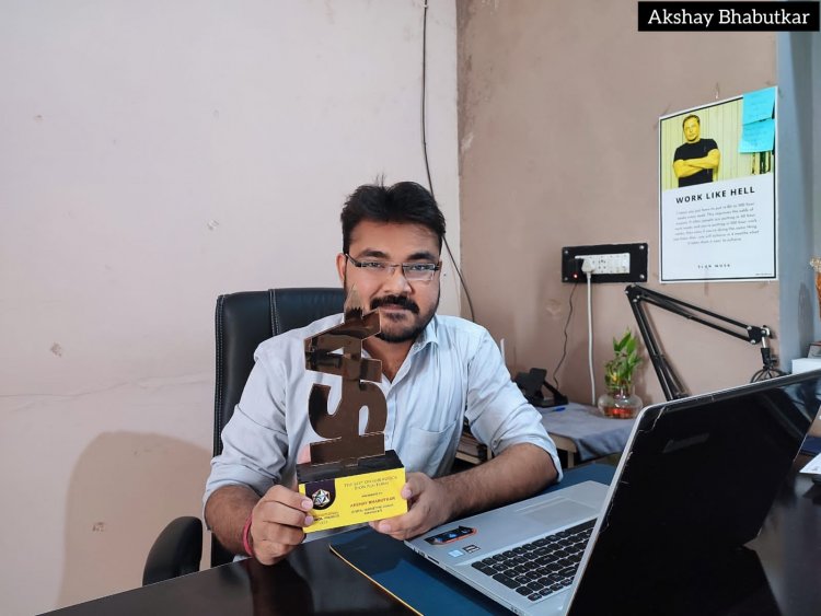 Today we are going to talk about Akshay Bhabutkar, the Digital Marketing Coach of Amravati and the recipient of Motivational storytelling award